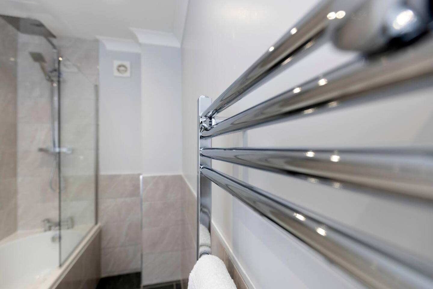 Modern 2 Bedroom Perfect For Family Friends And Workers Саут-Шилдс Экстерьер фото
