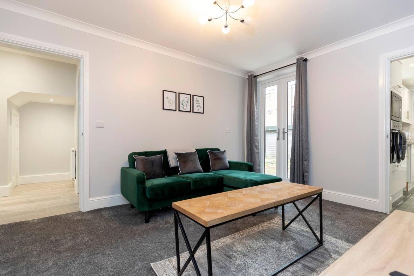 Modern 2 Bedroom Perfect For Family Friends And Workers Саут-Шилдс Экстерьер фото