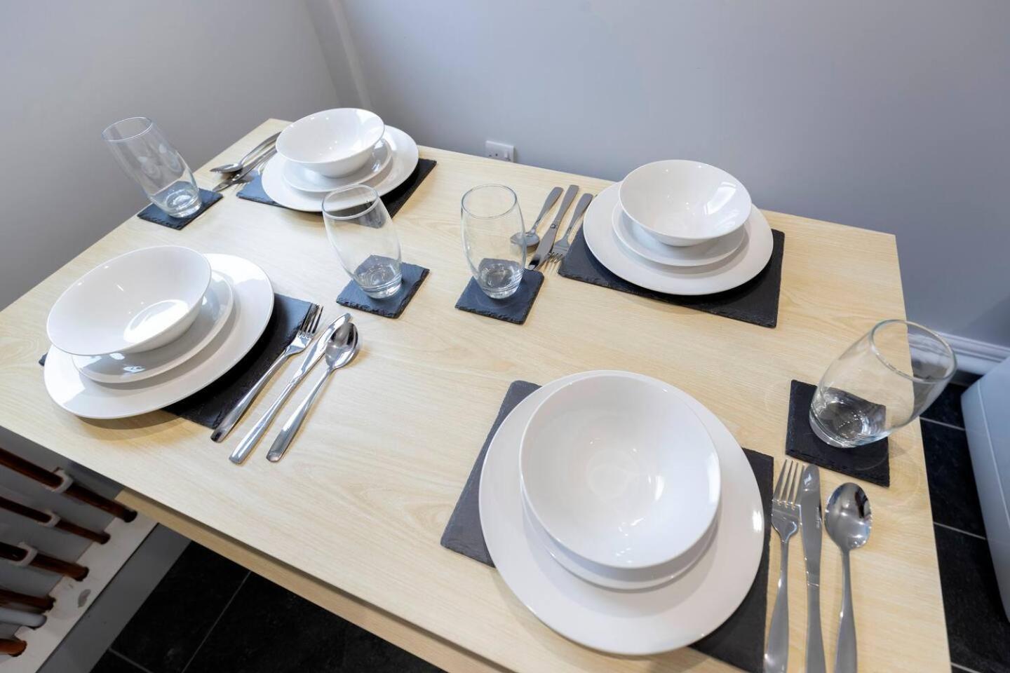 Modern 2 Bedroom Perfect For Family Friends And Workers Саут-Шилдс Экстерьер фото