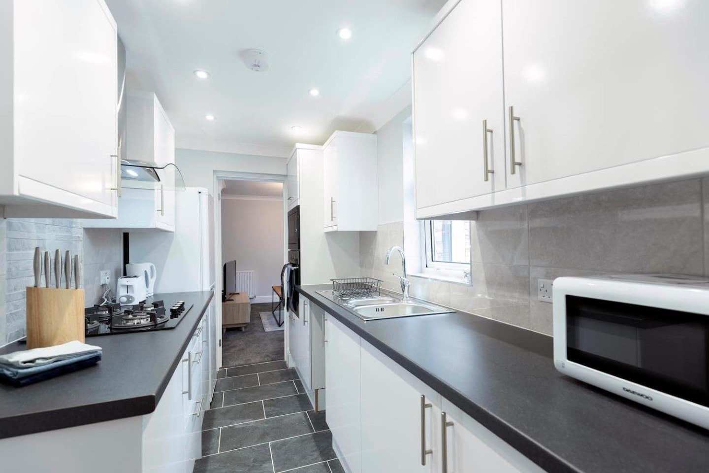 Modern 2 Bedroom Perfect For Family Friends And Workers Саут-Шилдс Экстерьер фото