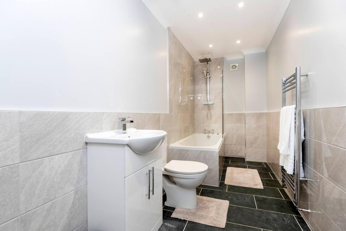 Modern 2 Bedroom Perfect For Family Friends And Workers Саут-Шилдс Экстерьер фото